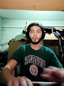 Snapshot of kleineid77 chatting on 11/20/25, 07:02 kleineid77 online show from 11/20/25, 07:02