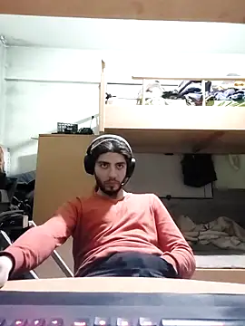 Snapshot of kleineid77 chatting on 01/05/26, 05:27 kleineid77 online show from 01/05/26, 05:27