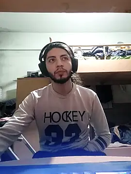 Snapshot of kleineid77 chatting on 01/06/26, 10:45 kleineid77 online show from 01/06/26, 10:45