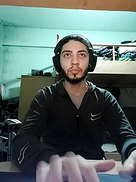 Snapshot of kleineid77 chatting on 01/14/26, 10:47 kleineid77 online show from 01/14/26, 10:47