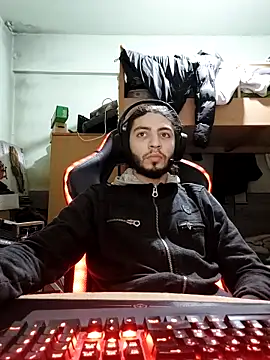 Snapshot of kleineid77 chatting on 02/09/26, 04:44 kleineid77 online show from 02/09/26, 04:44