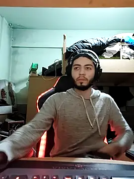 Snapshot of kleineid77 chatting on 02/12/26, 05:19 kleineid77 online show from 02/12/26, 05:19