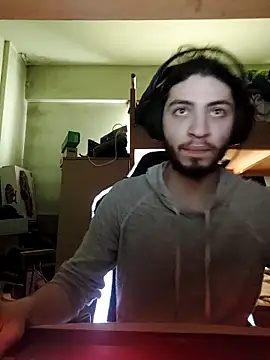 Snapshot of kleineid77 chatting on 02/14/26, 02:14 kleineid77 online show from 02/14/26, 02:14