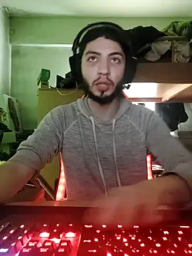 Snapshot of kleineid77 chatting on 02/15/26, 12:58 kleineid77 online show from 02/15/26, 12:58