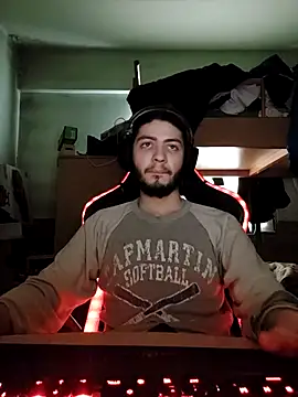 Snapshot of kleineid77 chatting on 02/21/26, 02:40 kleineid77 online show from 02/21/26, 02:40