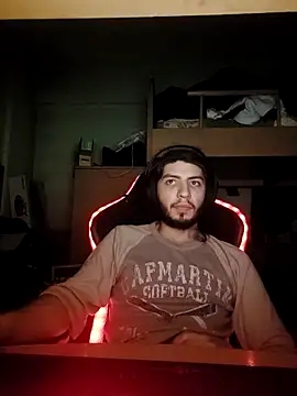 Snapshot of kleineid77 chatting on 02/22/26, 04:27 kleineid77 online show from 02/22/26, 04:27