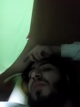 Snapshot of kleineid77 chatting on 03/04/26, 04:35 kleineid77 online show from 03/04/26, 04:35