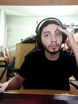 Snapshot of kleineid77 chatting on 04/04/26, 02:03 kleineid77 online show from 04/04/26, 02:03