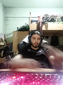 Snapshot of kleineid77 chatting on 04/07/26, 07:14 kleineid77 online show from 04/07/26, 07:14