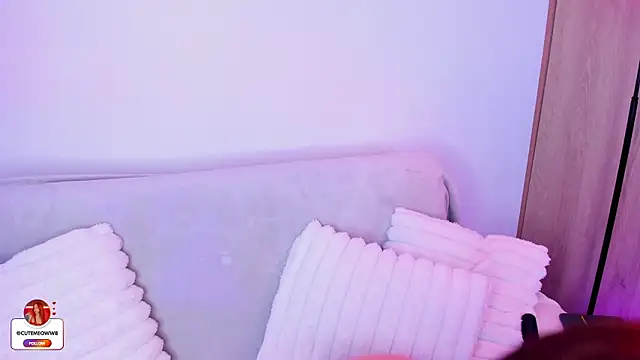 Snapshot of meow_moon_ chatting on 03/17/26, 08:28 meow moon online show from 03/17/26, 08:28