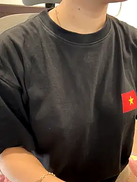 Snapshot of Berrysweet_68 chatting on 09/27/25, 07:02 Berrysweet 68 online show from 09/27/25, 07:02