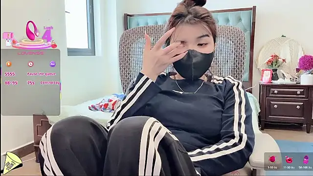 Snapshot of Berrysweet_68 chatting on 11/06/25, 02:34 Berrysweet 68 online show from 11/06/25, 02:34