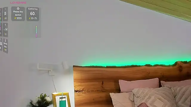 Snapshot of AliceBessos chatting on 01/29/25, 05:45 AliceBessos online show from 01/29/25, 05:45