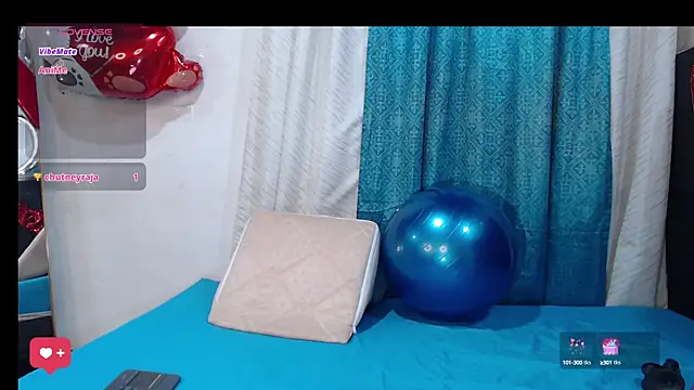 Snapshot of BBW_salome chatting on 03/08/25, 12:33 BBW salome online show from 03/08/25, 12:33