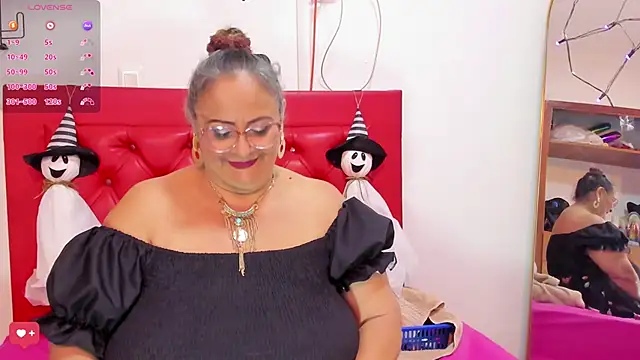 Snapshot of BBW_salome chatting on 09/30/25, 09:09 BBW salome online show from 09/30/25, 09:09