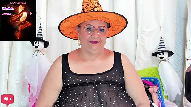 Snapshot of BBW_salome chatting on 10/27/25, 08:46 BBW salome online show from 10/27/25, 08:46