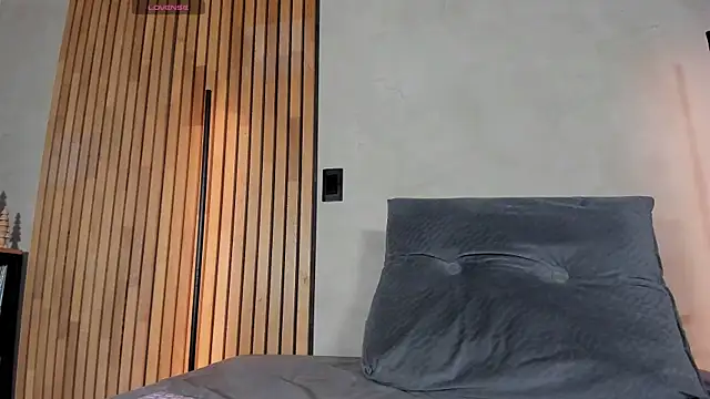 honeyhot69   online show from 11/22/25, 11:42