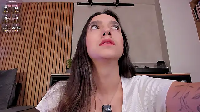 Snapshot of honeyhot69__ chatting on 03/06/26, 12:23 honeyhot69 online show from 03/06/26, 12:23