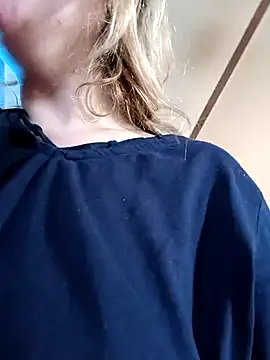 Snapshot of xWhoreAbleX_Pika chatting on 03/08/25, 04:17 xWhoreAbleX Pika online show from 03/08/25, 04:17