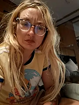 xWhoreAbleX Pika online show from 06/05/26, 06:20