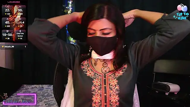 Snapshot of Aashiya- chatting on 02/14/25, 09:43 Aashiya- online show from 02/14/25, 09:43