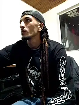 Snapshot of elgoguexxx chatting on 11/27/25, 03:30 elgoguexxx online show from 11/27/25, 03:30