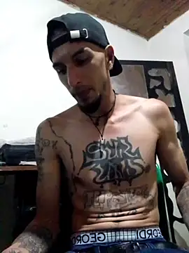 Snapshot of elgoguexxx chatting on 12/16/25, 02:05 elgoguexxx online show from 12/16/25, 02:05