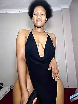 Snapshot of Curvy_sluty chatting on 01/11/25, 06:12 Curvy sluty online show from 01/11/25, 06:12