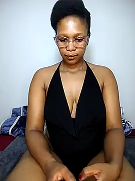 Snapshot of Curvy_sluty chatting on 03/12/25, 04:13 Curvy sluty online show from 03/12/25, 04:13