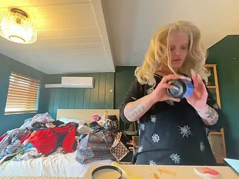 tatted-bitty online show from 02/13/25, 06:16