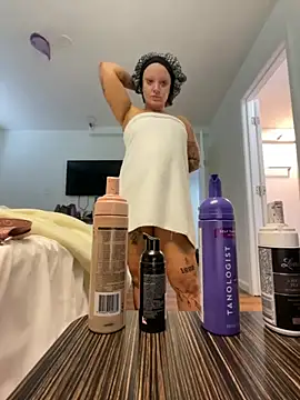 tatted-bitty online show from 10/03/25, 05:10