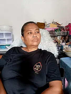 Snapshot of Fon_Bigboobs chatting on 10/12/25, 06:23 Fon Bigboobs online show from 10/12/25, 06:23