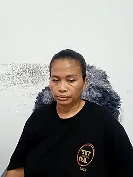 Snapshot of Fon_Bigboobs chatting on 11/22/25, 12:15 Fon Bigboobs online show from 11/22/25, 12:15