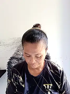 Snapshot of Fon_Bigboobs chatting on 11/28/25, 04:59 Fon Bigboobs online show from 11/28/25, 04:59