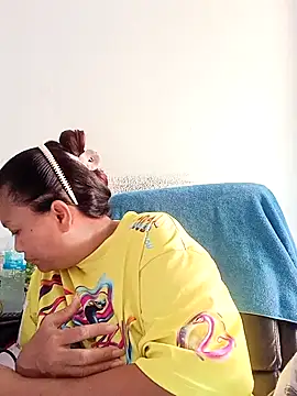 Snapshot of Fon_Bigboobs chatting on 03/16/26, 06:28 Fon Bigboobs online show from 03/16/26, 06:28