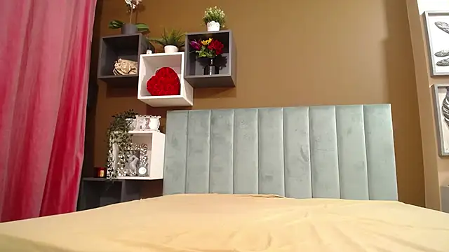 Snapshot of RebecaBlackx chatting on 01/28/25, 01:38 RebecaBlackx online show from 01/28/25, 01:38