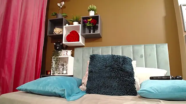 Snapshot of RebecaBlackx chatting on 02/12/25, 04:54 RebecaBlackx online show from 02/12/25, 04:54