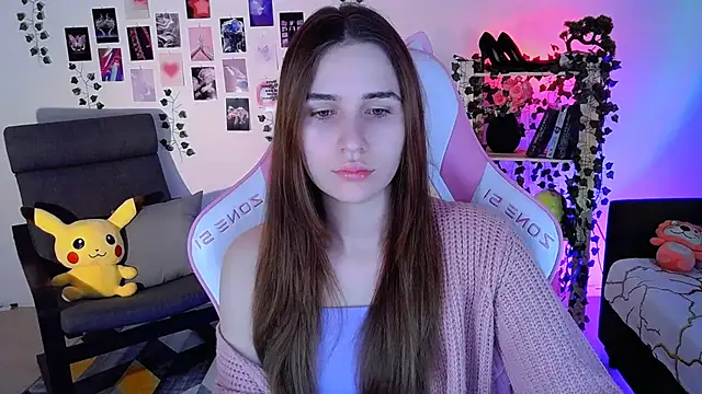 Snapshot of AliceCharmy chatting on 12/09/24, 10:00 AliceCharmy online show from 12/09/24, 10:00