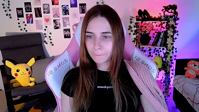 Snapshot of AliceCharmy chatting on 12/11/24, 02:00 AliceCharmy online show from 12/11/24, 02:00