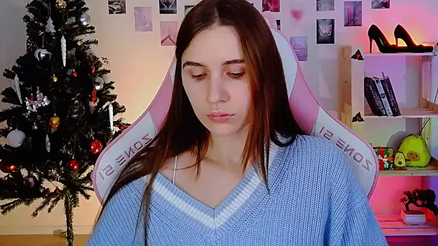 Snapshot of AliceCharmy chatting on 12/19/24, 12:01 AliceCharmy online show from 12/19/24, 12:01