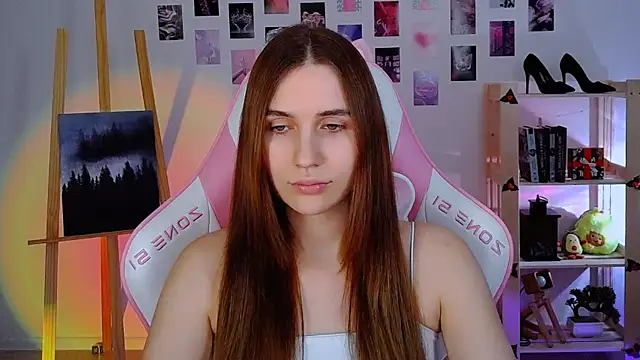 Snapshot of AliceCharmy chatting on 01/04/25, 02:14 AliceCharmy online show from 01/04/25, 02:14