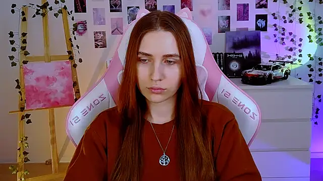 Snapshot of AliceCharmy chatting on 01/28/25, 10:56 AliceCharmy online show from 01/28/25, 10:56