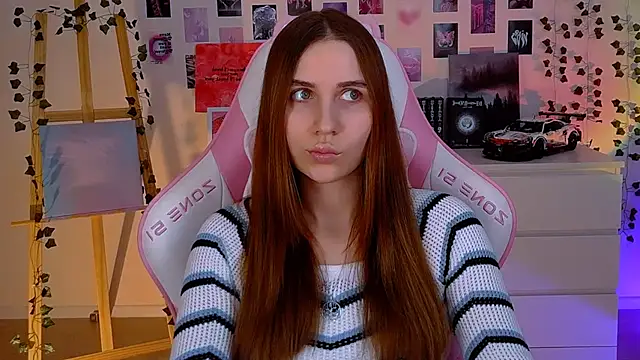 Snapshot of AliceCharmy chatting on 02/12/25, 04:44 AliceCharmy online show from 02/12/25, 04:44