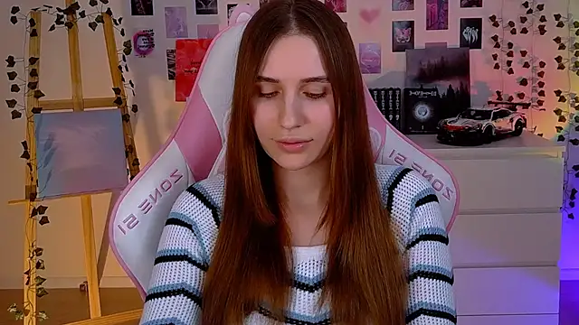 Snapshot of AliceCharmy chatting on 02/12/25, 07:45 AliceCharmy online show from 02/12/25, 07:45