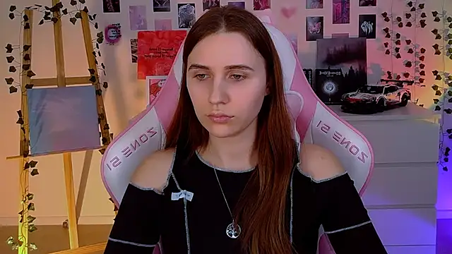 Snapshot of AliceCharmy chatting on 02/13/25, 04:50 AliceCharmy online show from 02/13/25, 04:50