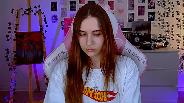 Snapshot of AliceCharmy chatting on 03/16/25, 05:39 AliceCharmy online show from 03/16/25, 05:39