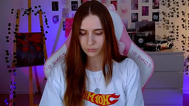 Snapshot of AliceCharmy chatting on 03/16/25, 08:43 AliceCharmy online show from 03/16/25, 08:43