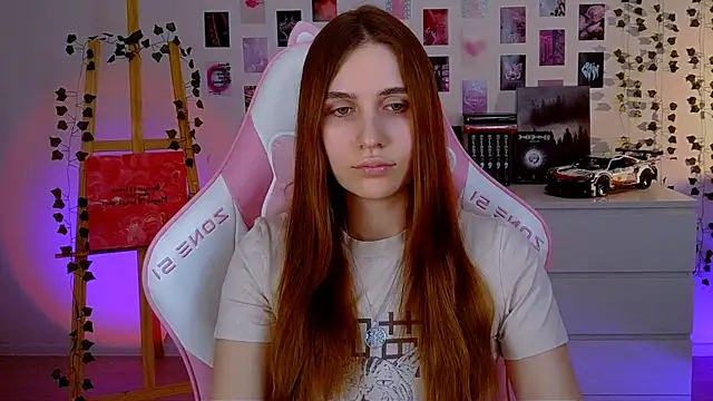 Snapshot of AliceCharmy chatting on 03/18/25, 06:48 AliceCharmy online show from 03/18/25, 06:48