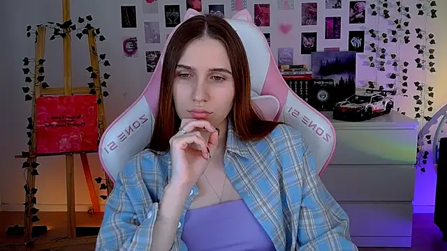 Snapshot of AliceCharmy chatting on 09/14/25, 11:09 AliceCharmy online show from 09/14/25, 11:09