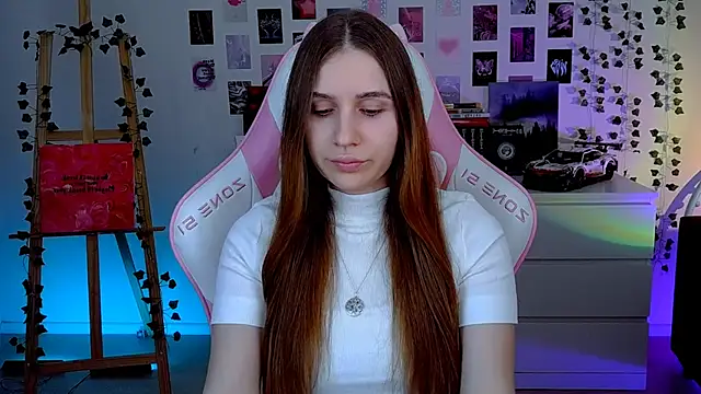 Snapshot of AliceCharmy chatting on 09/19/25, 10:05 AliceCharmy online show from 09/19/25, 10:05